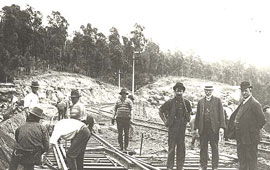 Glenbrook deviation - cutting in the new trackwork, c1912. Digital ID 17420_a014_a014000727